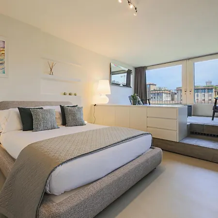 Florence- Vasari Luxury With View דירה *