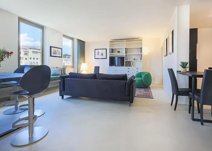 Florence- Vasari Luxury With View דירה *